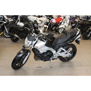 Suzuki GSR600