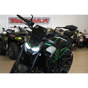 Kawasaki Z900 MY25 Demo