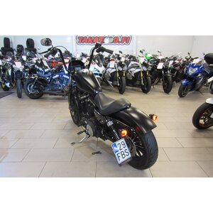 HD XL 883 Iron