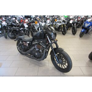 HD XL 883 Iron