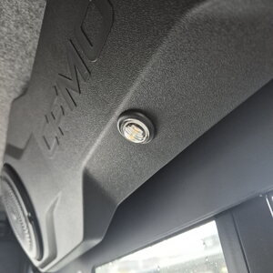 TSE Parts sisävalo U10 Pro Highland asennettuna