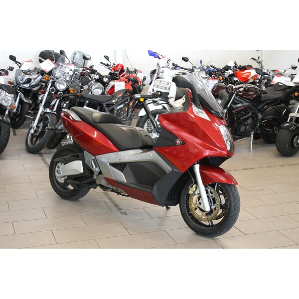 Gilera GP800