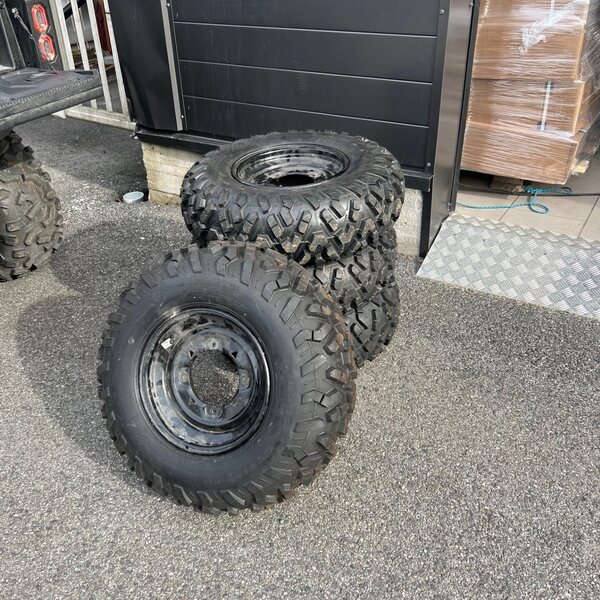 Polaris OEM 12" peltivanteet + 25" renkaat