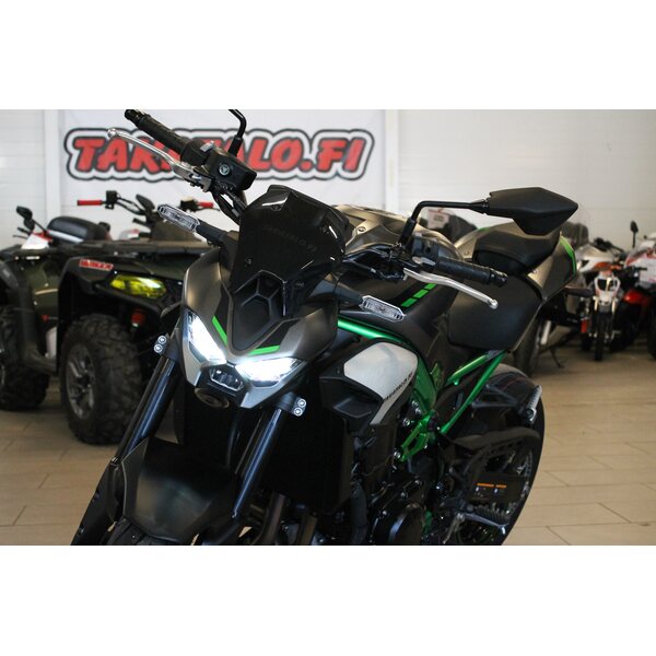 Kawasaki Z900 MY25 Demo